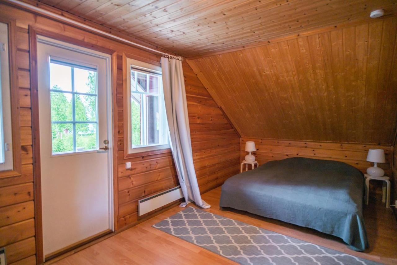 Chalet Iisland Uoma Waterfront House, Sauna In Ii Ii