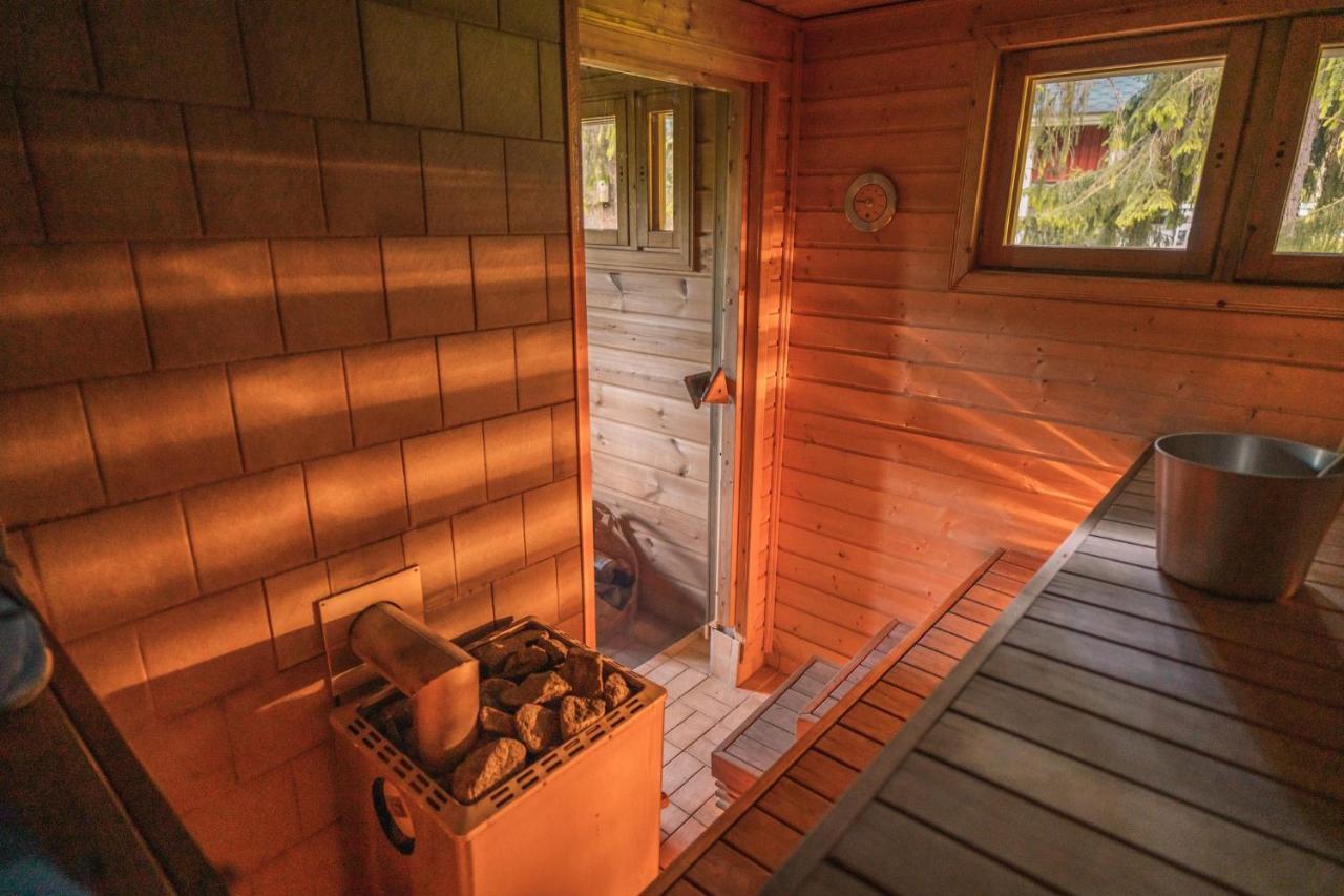 Iisland Uoma Waterfront House, Sauna In Ii