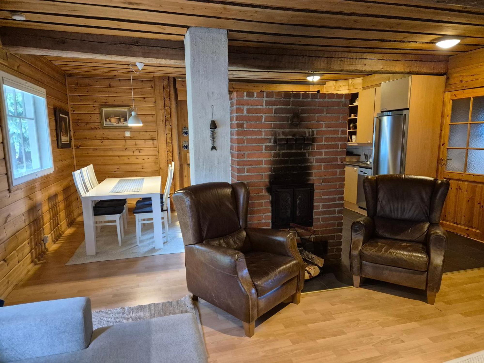 Chalet Iisland Uoma Waterfront House, Sauna In Ii